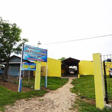 גארוט Penginapan Bayu Samudra מראה חיצוני תמונה