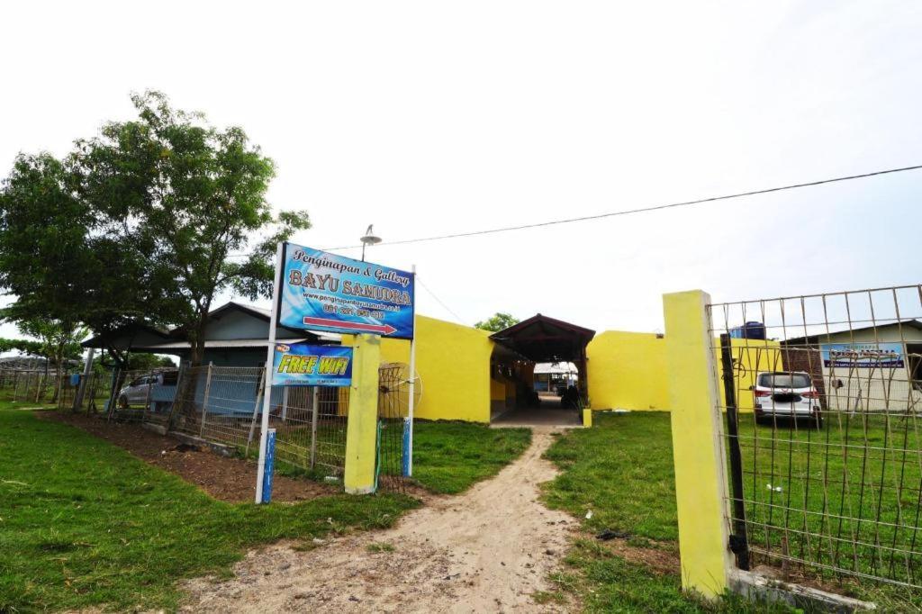 גארוט Penginapan Bayu Samudra מראה חיצוני תמונה